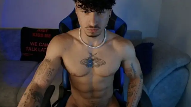 Snapshot of Thomas_Fit1 chatting on July 8, 12:48 am Thomas Fit1 online show from July 8, 12:48 am