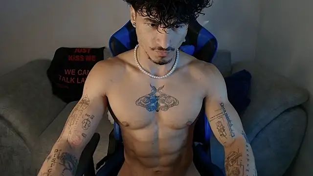 Snapshot of Thomas_Fit1 chatting on July 14, 12:44 pm Thomas Fit1 online show from July 14, 12:44 pm