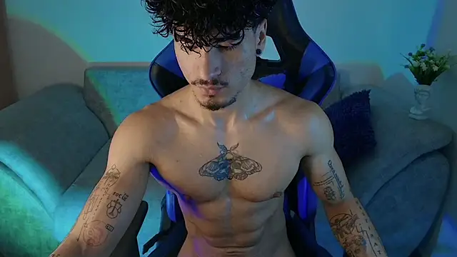 Snapshot of Thomas_Fit1 chatting on July 28, 12:48 pm Thomas Fit1 online show from July 28, 12:48 pm