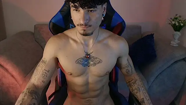 Snapshot of Thomas_Fit1 chatting on July 28, 4:05 pm Thomas Fit1 online show from July 28, 4:05 pm