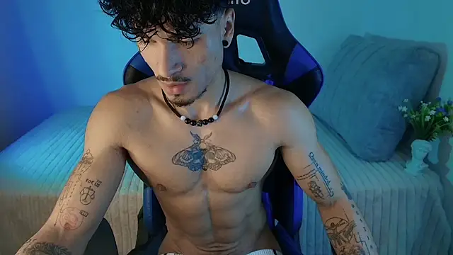 Snapshot of Thomas_Fit1 chatting on August 1, 12:48 pm Thomas Fit1 online show from August 1, 12:48 pm