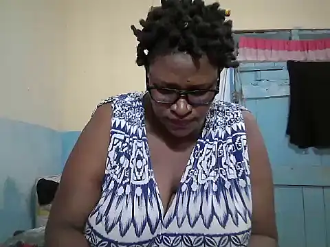 Snapshot of sexy_bigboobss chatting on May 13, 7:11 pm sexy bigboobss online show from May 13, 7:11 pm
