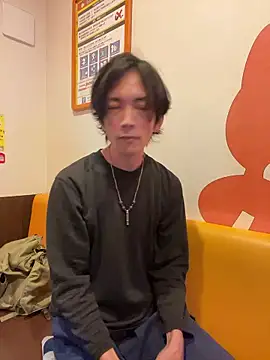 Snapshot of Katakuriko-Denpun chatting on February 4, 10:10 am Katakuriko-Denpun online show from February 4, 10:10 am