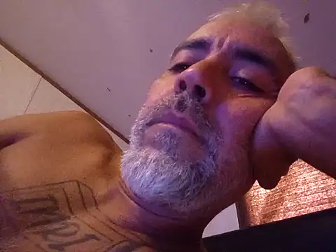 Snapshot of Xoc8_ chatting on December 5, 9:39 pm Xoc8 online show from December 5, 9:39 pm