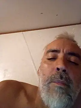 Snapshot of Xoc8_ chatting on December 15, 5:13 am Xoc8 online show from December 15, 5:13 am