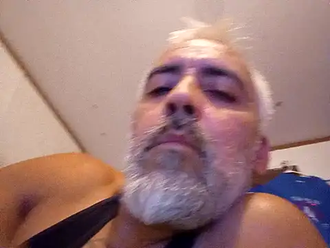 Snapshot of Xoc8_ chatting on December 18, 8:53 am Xoc8 online show from December 18, 8:53 am