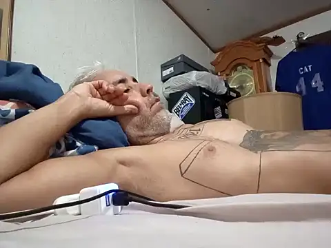 Snapshot of Xoc8_ chatting on October 22, 2:56 am Xoc8 online show from October 22, 2:56 am