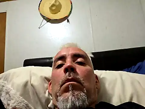 Snapshot of Xoc8_ chatting on May 3, 11:44 pm Xoc8 online show from May 3, 11:44 pm