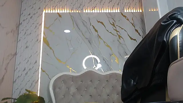 Snapshot of skeler_lovd_b_ chatting on July 15, 1:00 am skeler lovd b online show from July 15, 1:00 am