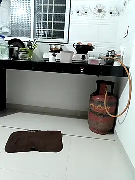 Snapshot of Selina_6 chatting on December 21, 1:42 pm Selina 6 online show from December 21, 1:42 pm