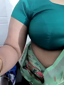 Snapshot of Selina_6 chatting on January 24, 3:02 pm Selina 6 online show from January 24, 3:02 pm