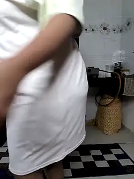 Snapshot of Selina_6 chatting on September 27, 1:38 pm Selina 6 online show from September 27, 1:38 pm