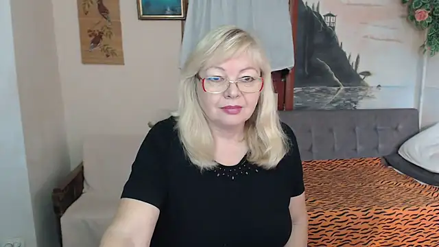 EvelynLoveShy online show from November 16, 11:16 am