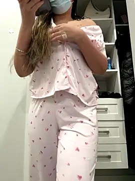 jAsMinE678 online show from December 18, 6:41 am