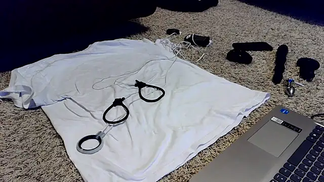 femgui69 online show from February 6, 2:42 pm