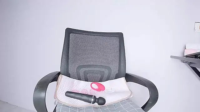 Baenee online show from January 11, 1:32 pm