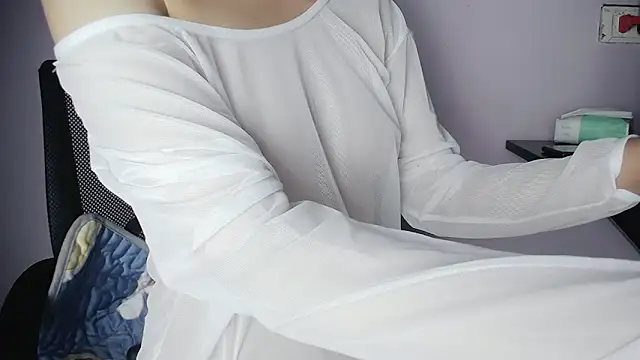 Baenee online show from March 2, 5:25 pm