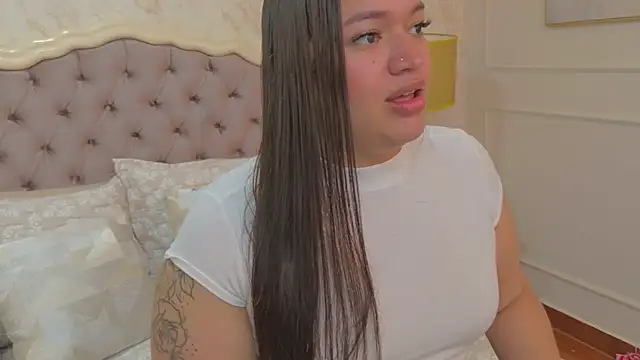 Snapshot of GemaGranadoss chatting on June 1, 8:32 pm GemaGranadoss online show from June 1, 8:32 pm