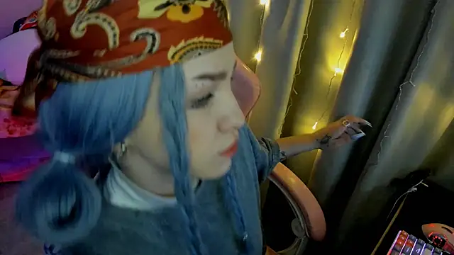 Snapshot of Ledy_WWWII chatting on January 11, 2:58 pm Ledy WWWII online show from January 11, 2:58 pm