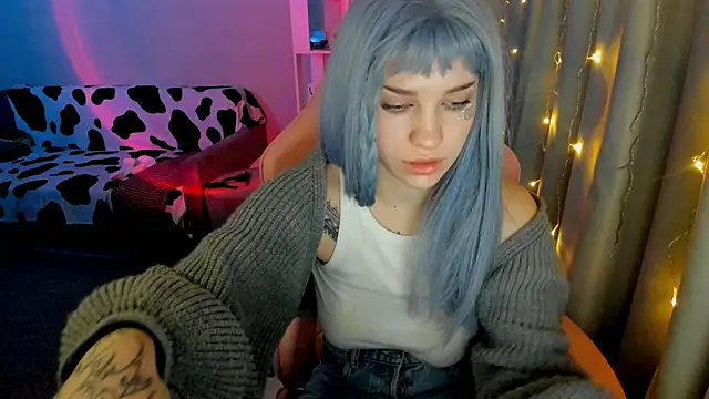 Snapshot of Ledy_WWWII chatting on January 18, 1:08 pm Ledy WWWII online show from January 18, 1:08 pm