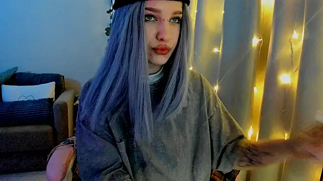 Snapshot of Ledy_WWWII chatting on February 2, 4:54 pm Ledy WWWII online show from February 2, 4:54 pm