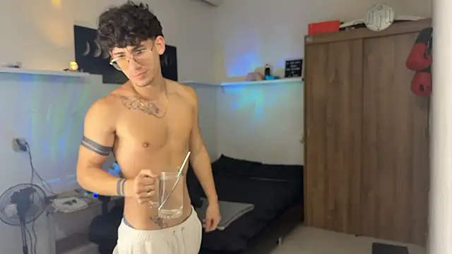 Kisan Smith online show from February 19, 3:24 am