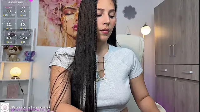 Snapshot of cristal_bunny_ chatting on November 9, 2:32 am cristal bunny online show from November 9, 2:32 am