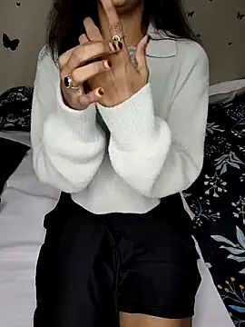 Snapshot of Leeeezzzz_roy chatting on January 22, 8:38 pm Leeeezzzz roy online show from January 22, 8:38 pm