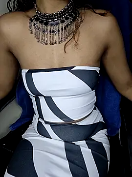 Snapshot of Leeeezzzz_roy chatting on October 5, 7:01 pm Leeeezzzz roy online show from October 5, 7:01 pm