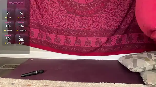 GlitterKitty108 online show from December 2, 2:45 pm