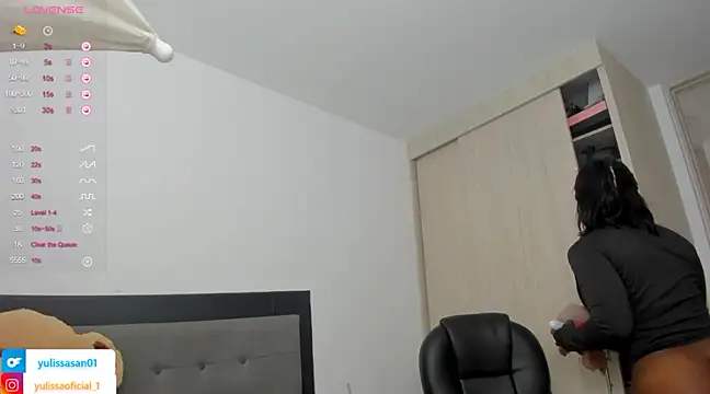 Snapshot of charlotte_tiller chatting on February 21, 7:10 pm charlotte tiller online show from February 21, 7:10 pm