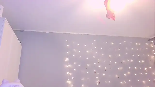 Snapshot of og_maddison chatting on December 7, 5:15 am og maddison online show from December 7, 5:15 am