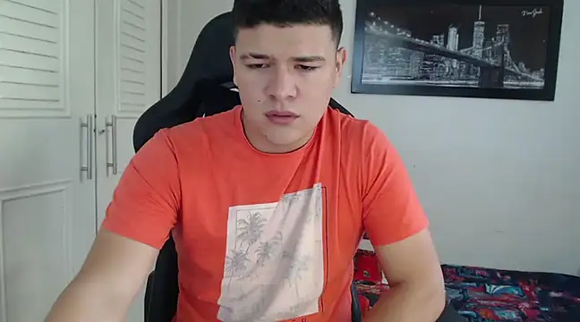 Snapshot of Plug_Control chatting on December 15, 5:20 pm Plug Control online show from December 15, 5:20 pm