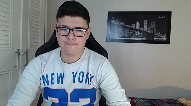 Snapshot of Plug_Control chatting on December 26, 4:36 pm Plug Control online show from December 26, 4:36 pm