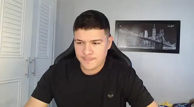 Snapshot of Plug_Control chatting on January 3, 9:05 pm Plug Control online show from January 3, 9:05 pm