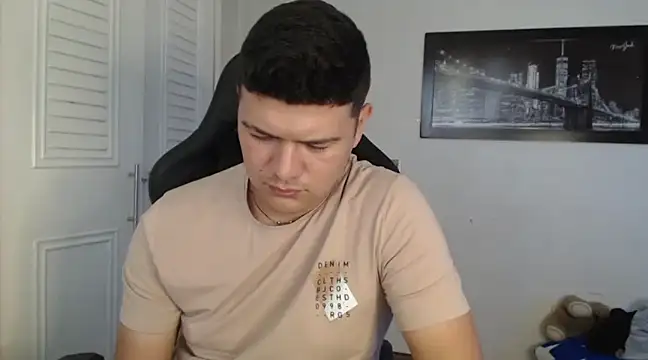 Snapshot of Plug_Control chatting on January 18, 7:37 pm Plug Control online show from January 18, 7:37 pm