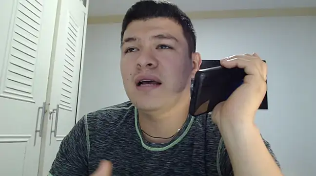 Snapshot of Plug_Control chatting on February 11, 3:29 pm Plug Control online show from February 11, 3:29 pm