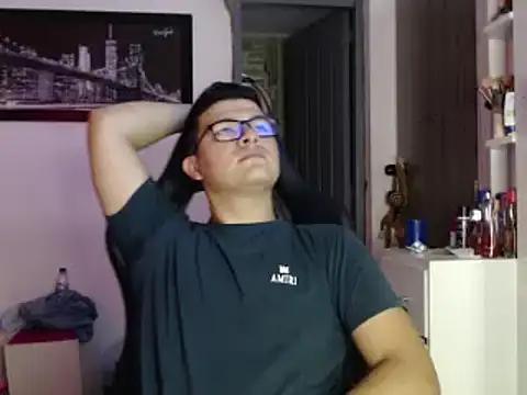 Snapshot of Plug_Control chatting on February 25, 7:25 pm Plug Control online show from February 25, 7:25 pm