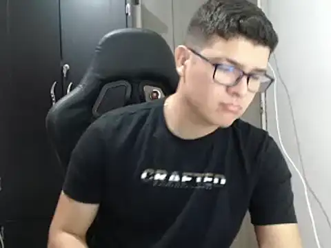 Snapshot of Plug_Control chatting on March 12, 1:51 pm Plug Control online show from March 12, 1:51 pm