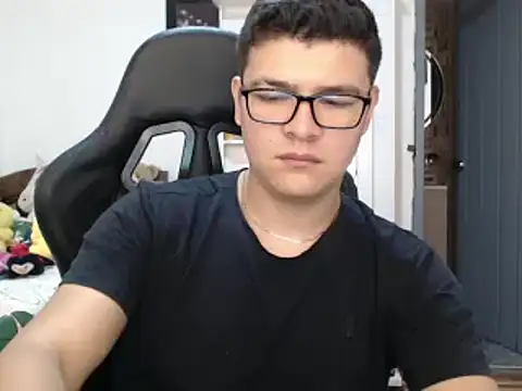 Snapshot of Plug_Control chatting on March 18, 4:37 pm Plug Control online show from March 18, 4:37 pm