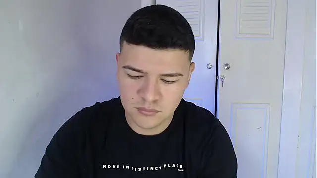 Snapshot of Plug_Control chatting on October 12, 3:22 pm Plug Control online show from October 12, 3:22 pm