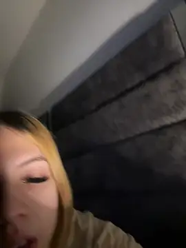 Courtney gonet online show from December 18, 3:15 am