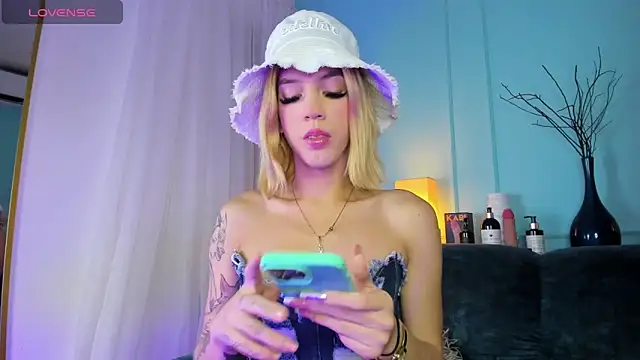 Courtney gonet online show from January 17, 3:23 am