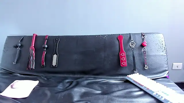 K Intraven0us online show from February 18, 7:09 pm