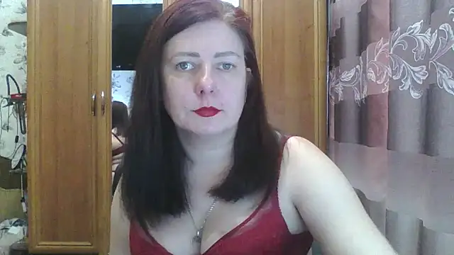 Snapshot of SophieNightAh chatting on December 16, 9:35 am SophieNightAh online show from December 16, 9:35 am