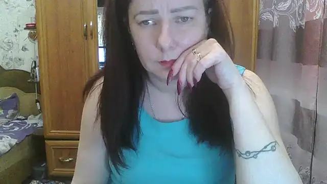 Snapshot of SophieNightAh chatting on February 3, 10:21 pm SophieNightAh online show from February 3, 10:21 pm