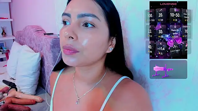 Snapshot of evelinn_belen chatting on May 31, 10:11 am evelinn belen online show from May 31, 10:11 am