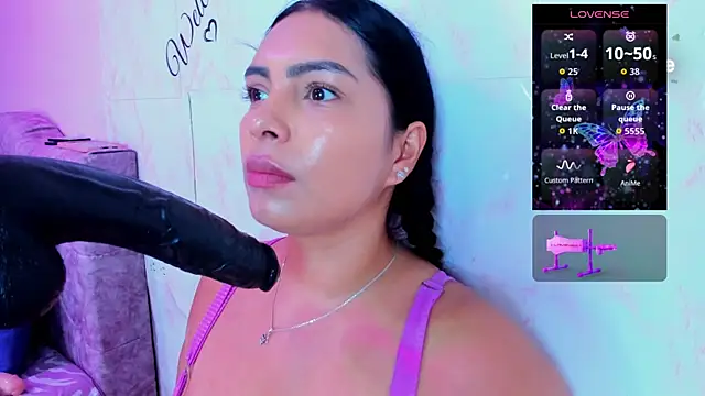 Snapshot of evelinn_belen chatting on June 1, 12:18 pm evelinn belen online show from June 1, 12:18 pm
