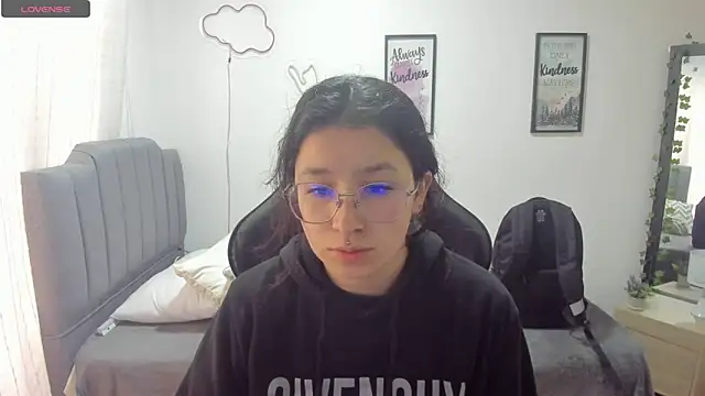 Amy joones online show from January 31, 1:23 pm