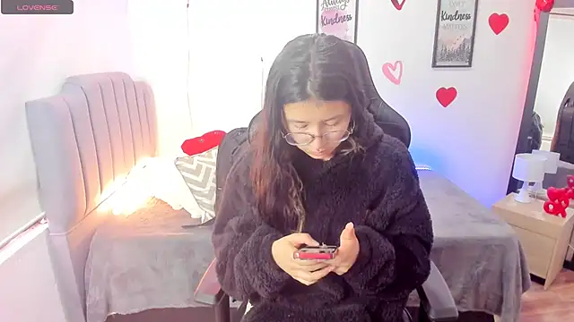 Amy joones online show from February 20, 1:30 pm